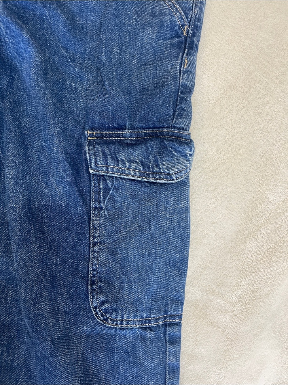 GAP Women's High Rise Wide Leg Cargo Jeans Size
Small Blue Denim Elastic - Picture 7 of 11